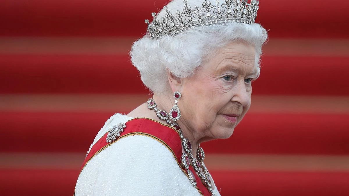 Kraliçe Elizabeth'in bulunduğu Windsor Kalesi'ne silahla giren kişi tutuklandı